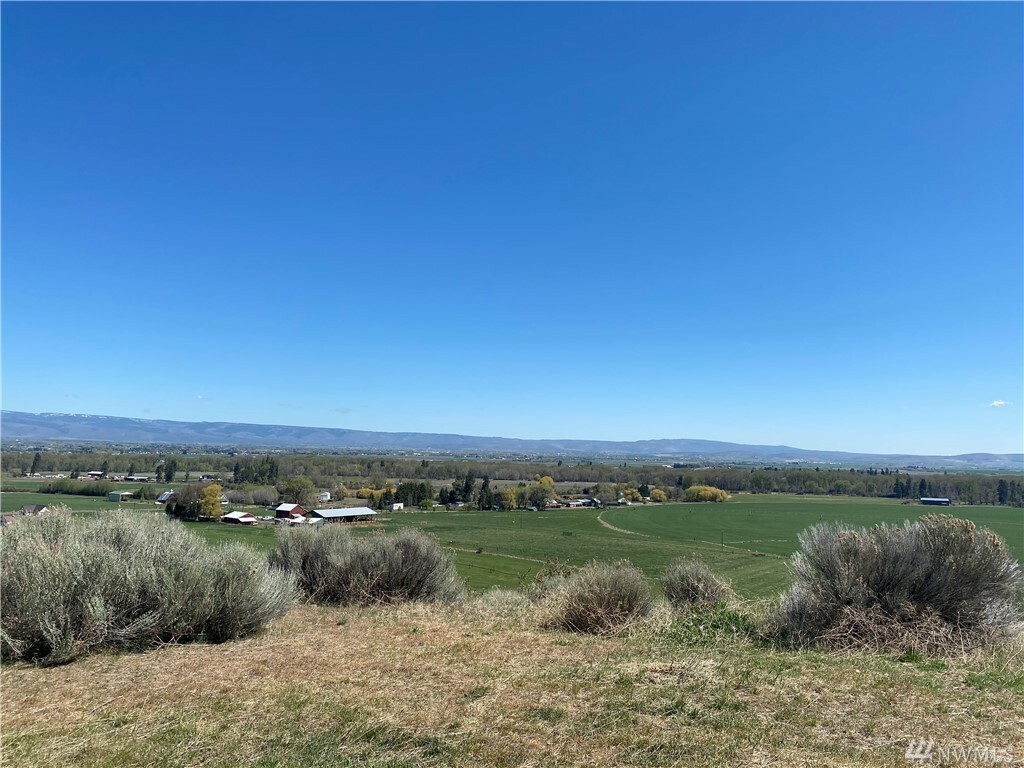 Property Photo:  3732 Riverbottom Rd  WA 98926 