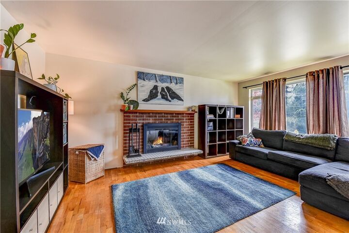 Property Photo: 7201 226th Place SW WA 98043