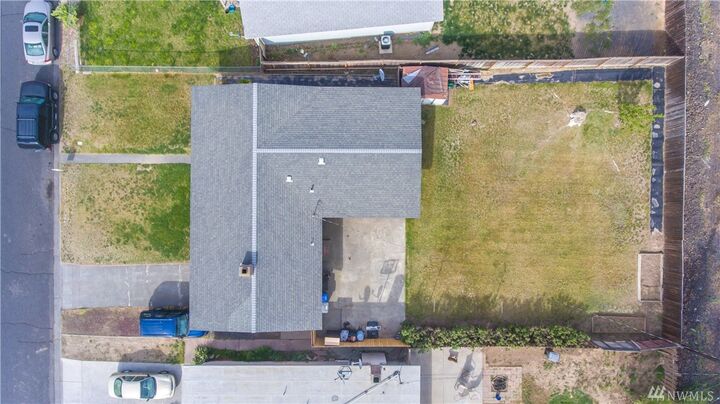 Property Photo:  1008 W Oregon Street  WA 98837 
