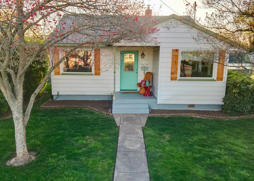 Property Photo: 1008 Oriole Street WA 99362