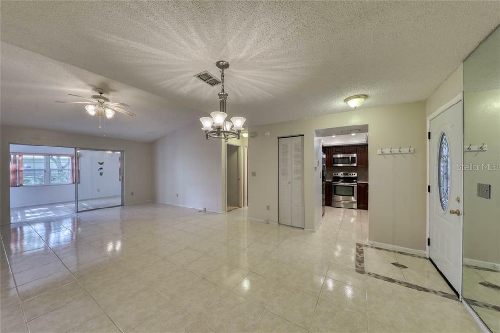 Property Photo:  1178 Breeze Drive  FL 33770 