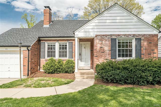 Property Photo: 824 Blossom Lane 63119