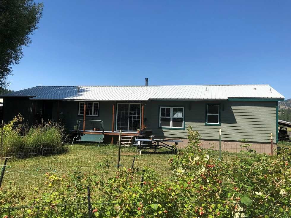 Property Photo:  2986 B Red Marble Rd  WA 99109 