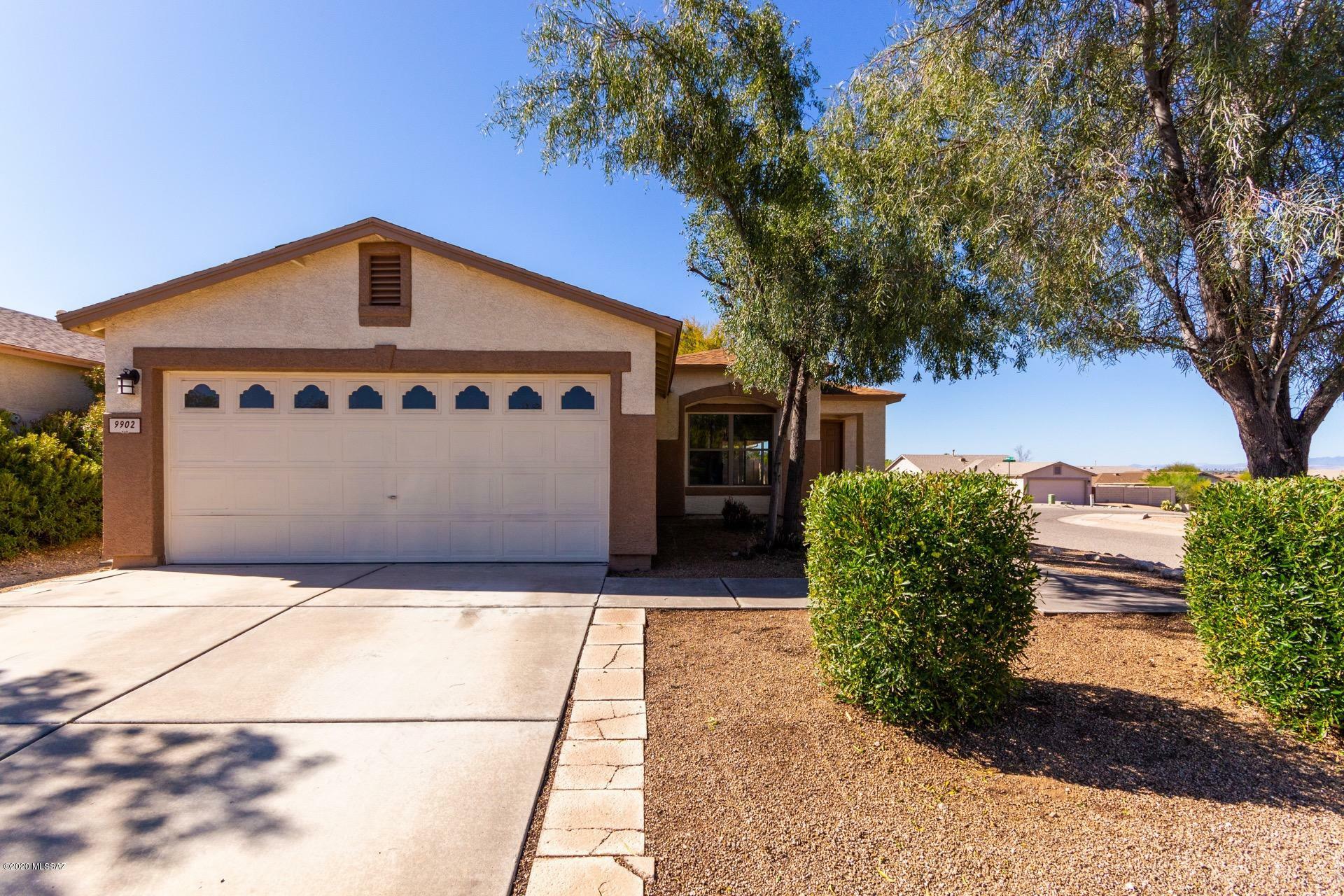 Property Photo:  9902 E Deer Trail  AZ 85748 