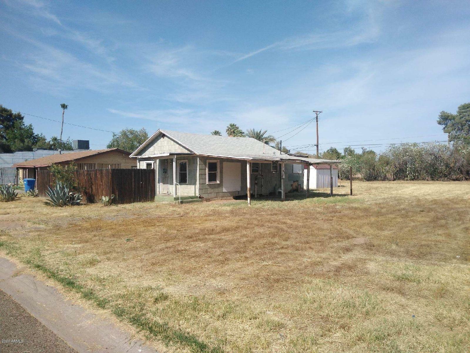 Property Photo: 2627 N 30th Place - AZ 85008