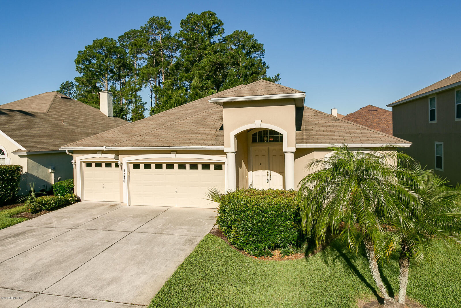 Property Photo: 2376 Golfview Drive FL 32003