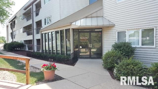 Property Photo:  2701 W Willowlake Drive 75  IL 61614 