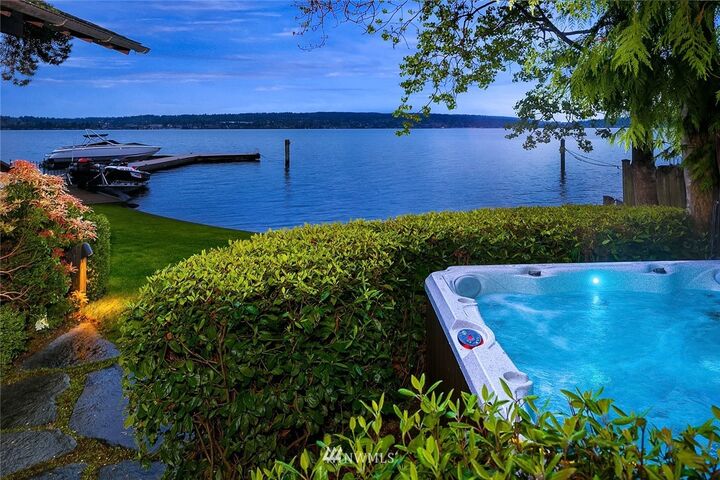 Property Photo: 6669 H NE Windermere Road WA 98115