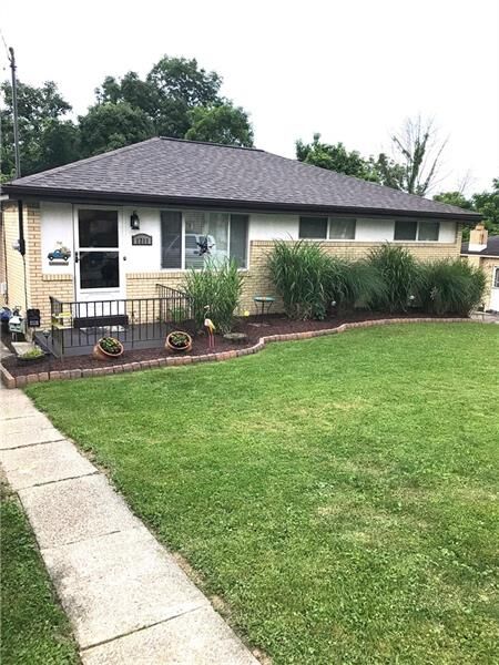 Property Photo: 1211 Robbie Dr PA 15642