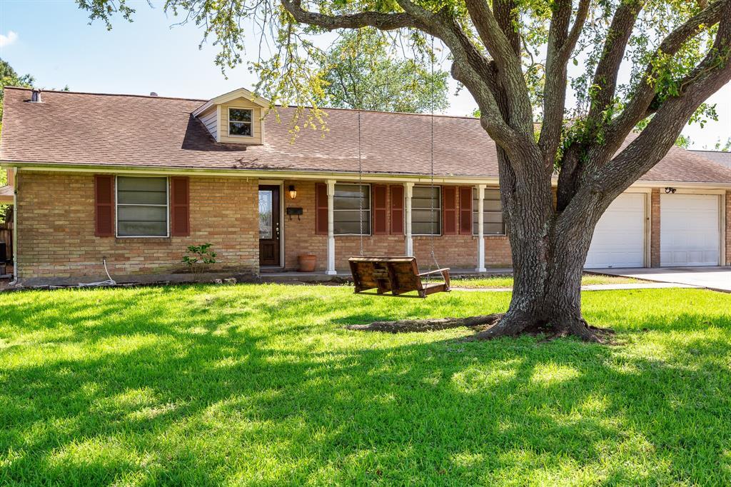 Property Photo: 1713 19th Avenue TX 77590