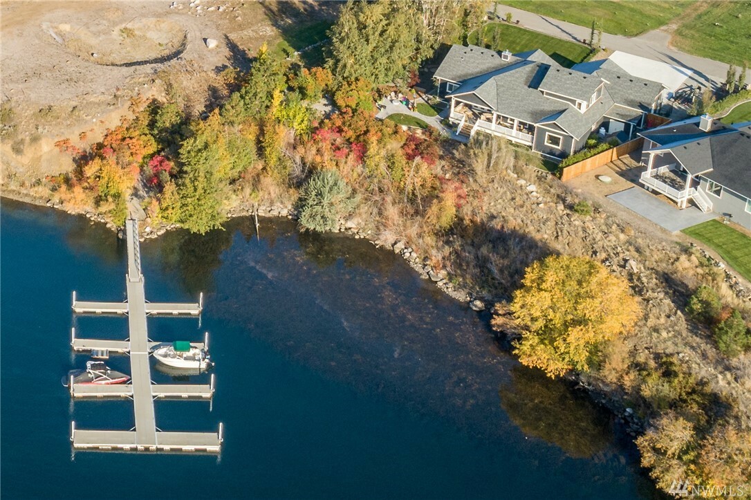 Property Photo: 4942 Hurst Landing Rd WA 98850