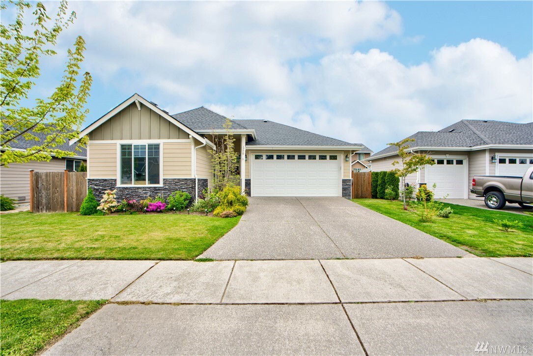 Property Photo: 1770 Hillcrest Loop WA 98274