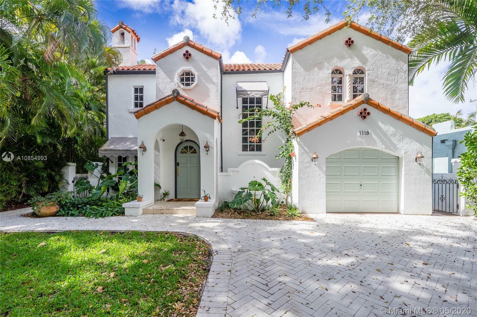 Property Photo: 1118 Capri St FL 33134