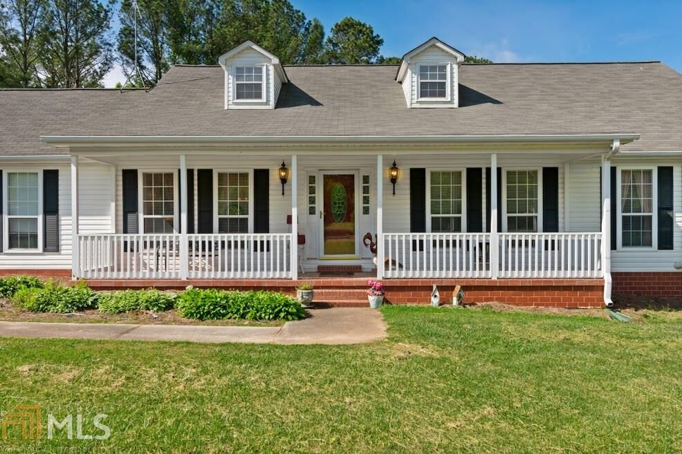 Property Photo: 147 Triplett Rd GA 30182