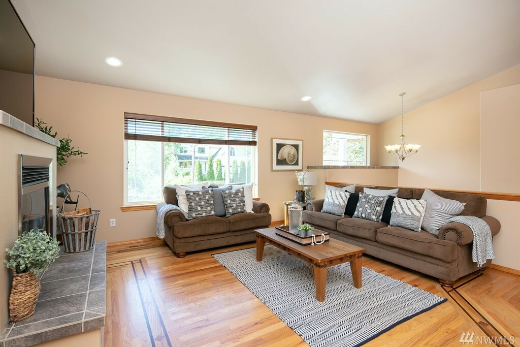 Property Photo:  924 Double View Dr  WA 98282 