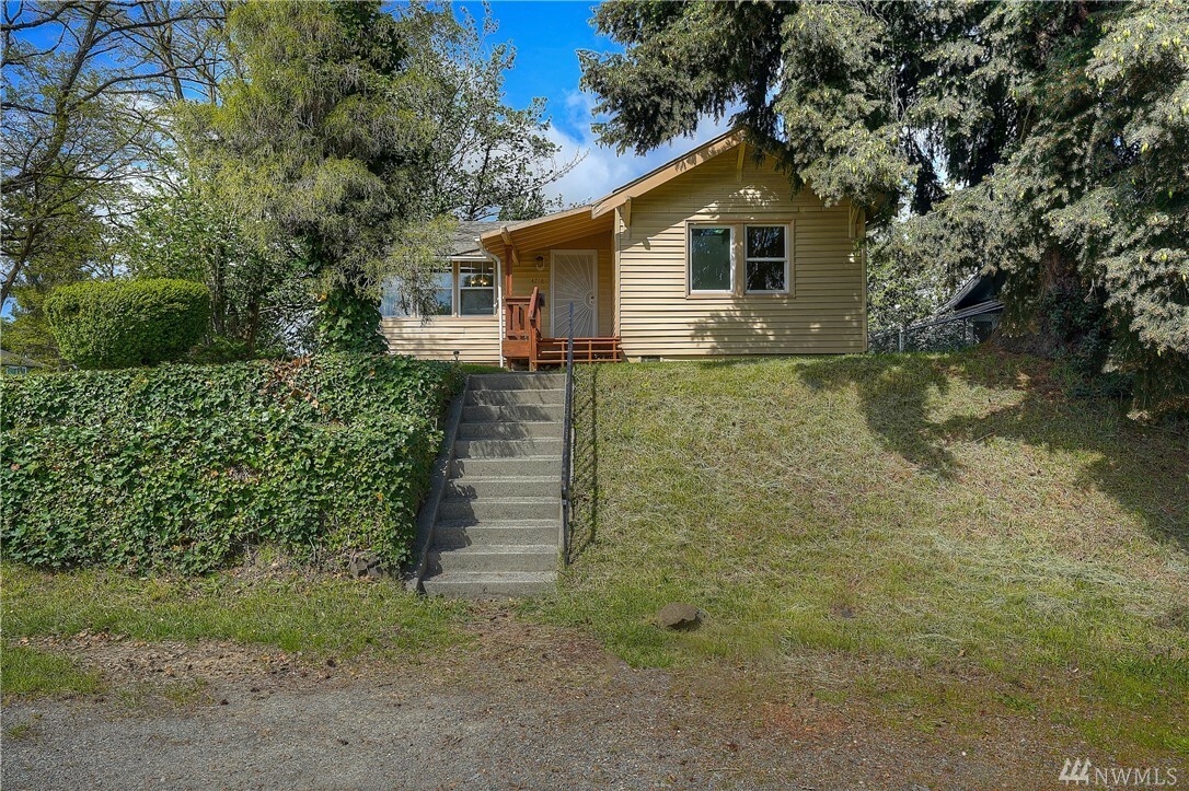 Property Photo:  4718 S Cushman Ave  WA 98408 