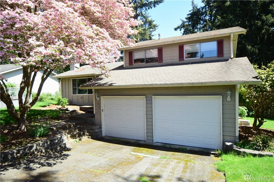 Property Photo:  13916 106th Place NE  WA 98034 