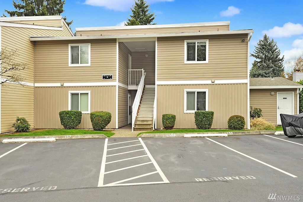 Property Photo:  12510 NE 130th Wy B201  WA 98034 