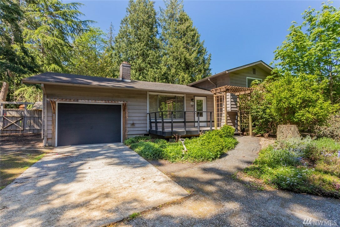 Property Photo:  315 Shelter Bay Dr  WA 98257 