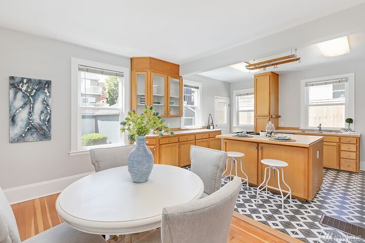 Property Photo:  7513 15th Ave NE  WA 98115 