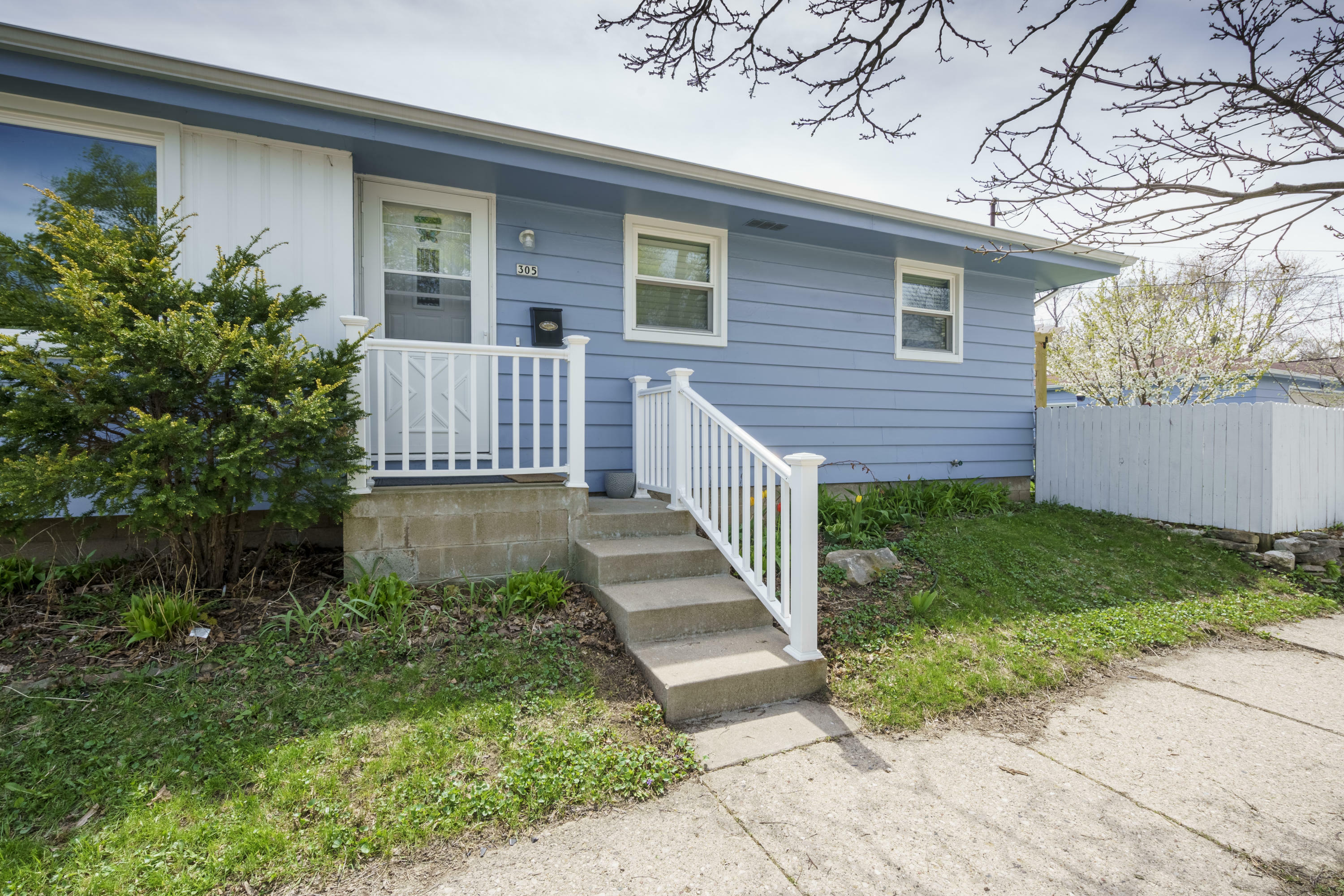 Property Photo:  305 Estberg Ave  WI 53186 