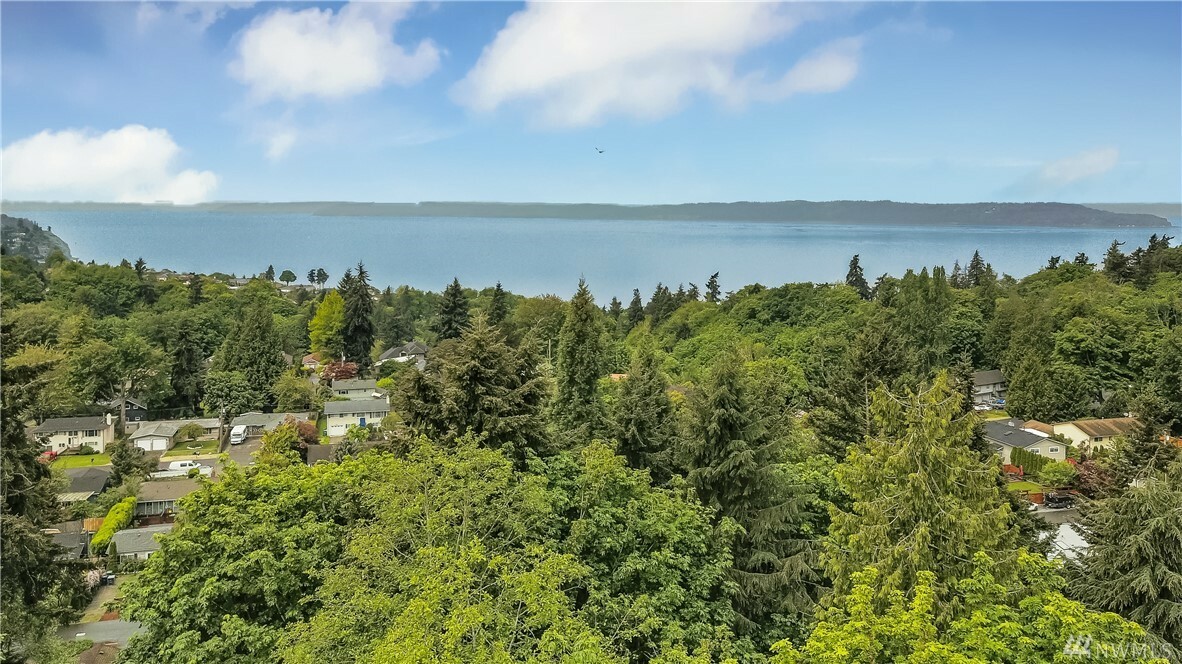 Property Photo: 28610 16th Ave S 403 WA 98003