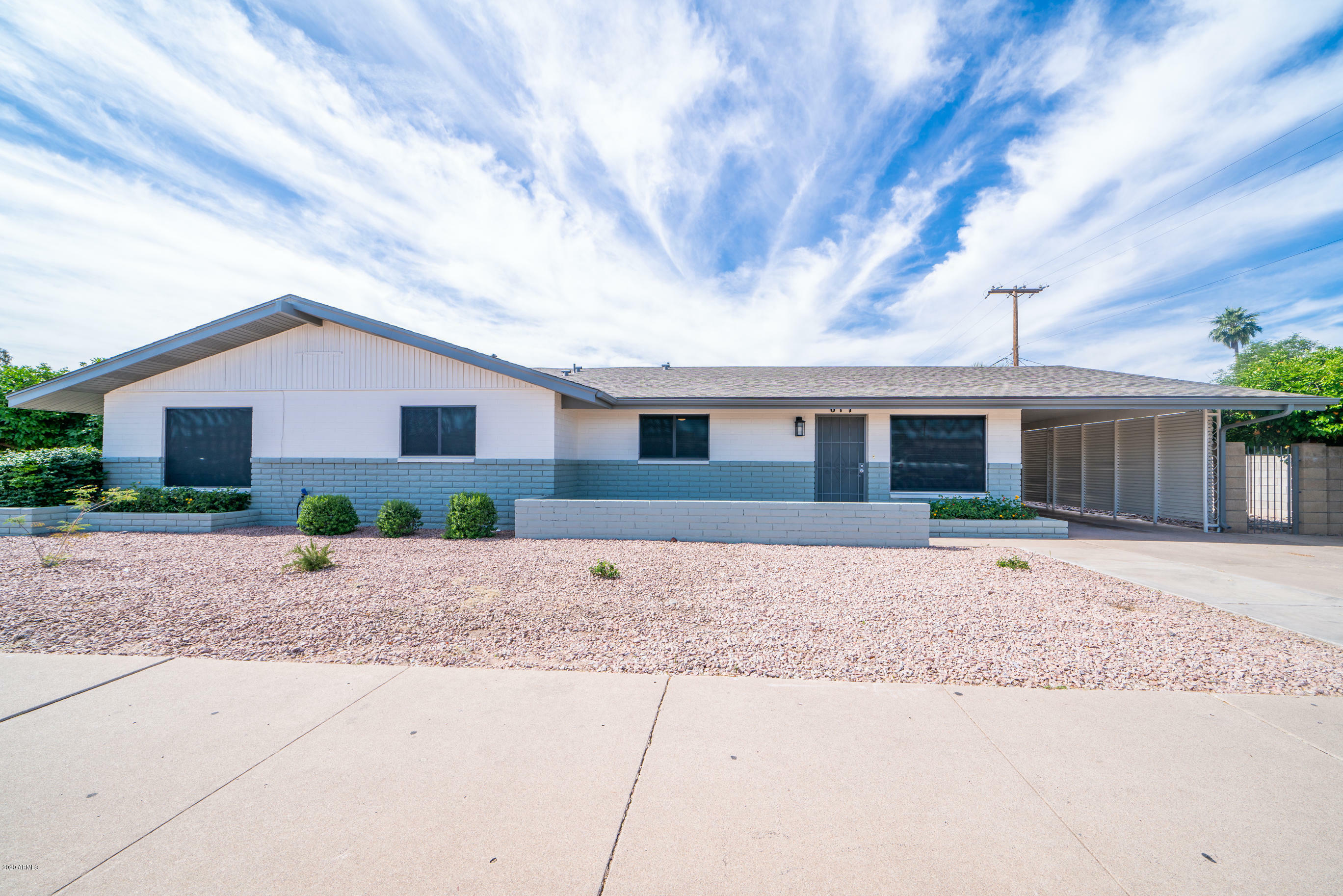 Property Photo:  617 E Brown Road  AZ 85203 