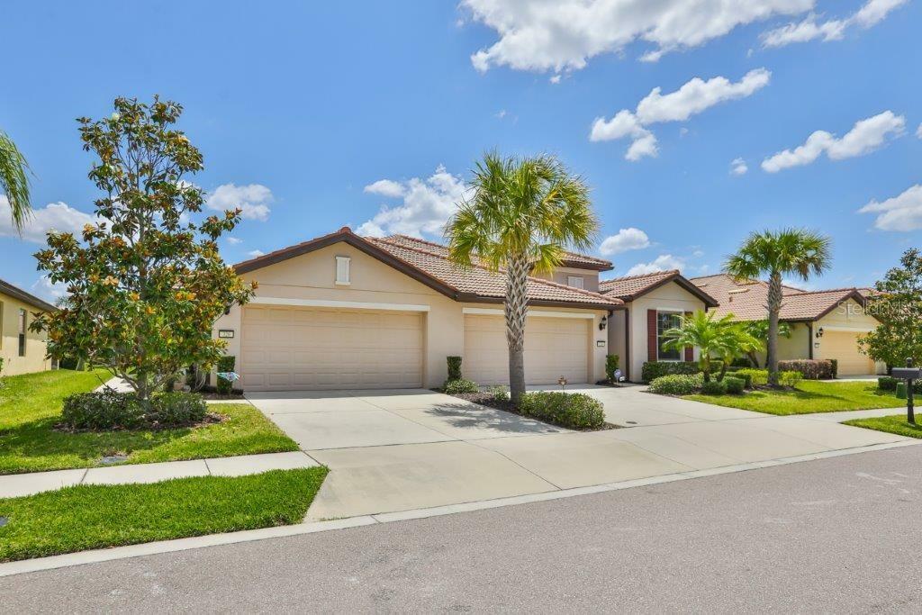 Property Photo:  326 Mystic Falls Drive  FL 33572 