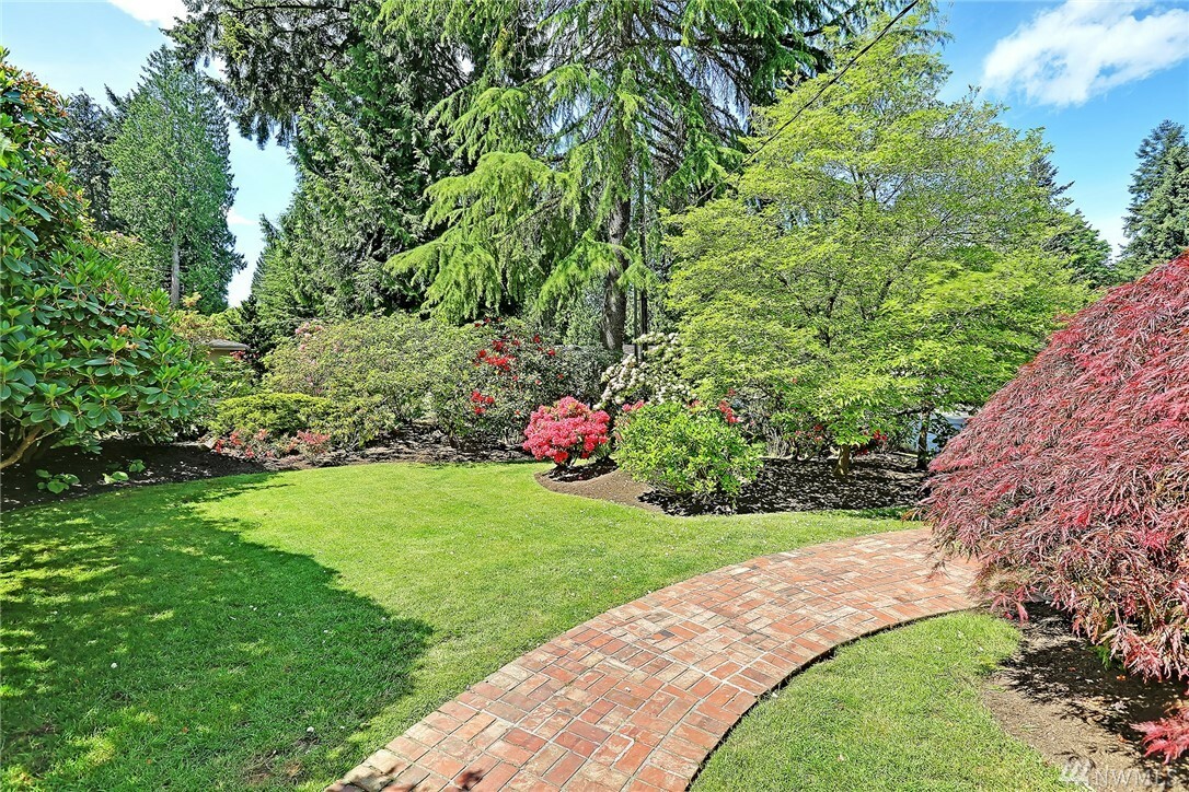 Property Photo:  8651 SE 63 St  WA 98040 