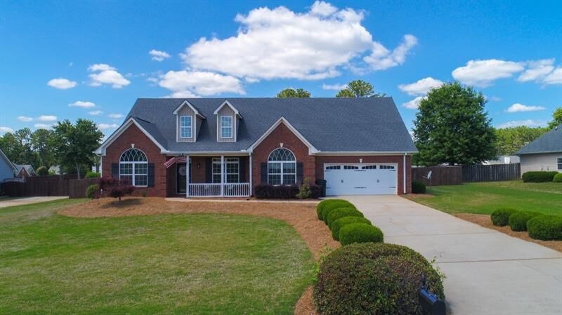Property Photo:  205 Calli Court   30252 
