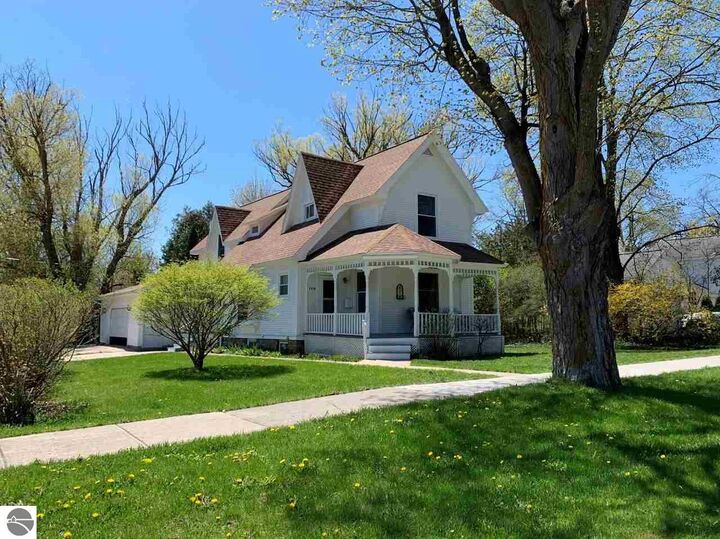 1115 Randolph Street  Traverse City MI 49684 photo