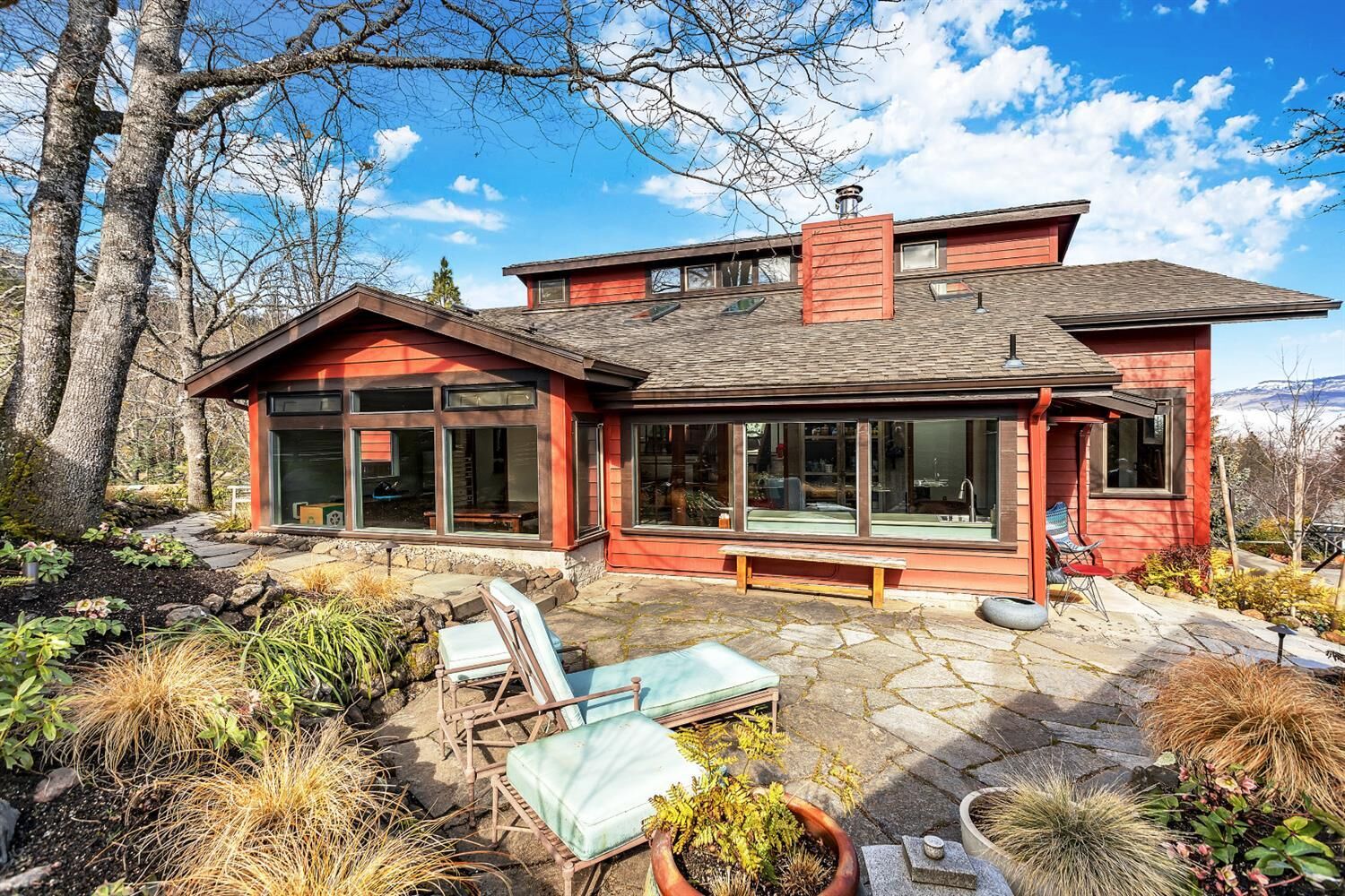 Property Photo: 416 Guthrie Street OR 97520