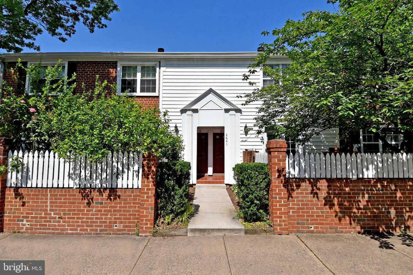 Property Photo:  2641 S Walter Reed Drive C  VA 22206 