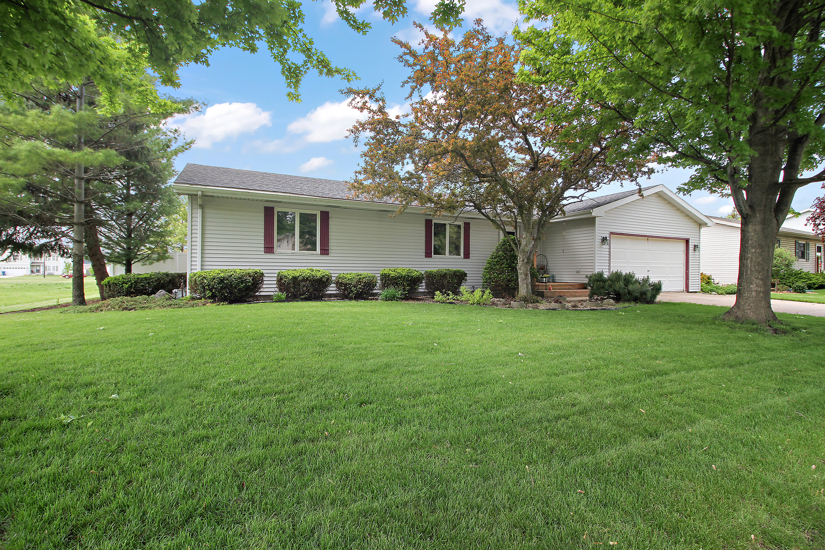 Property Photo:  1537 North West Avenue  IL 60914 