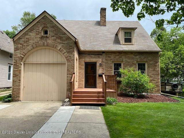Property Photo: 307 S Oakland Street MI 48879