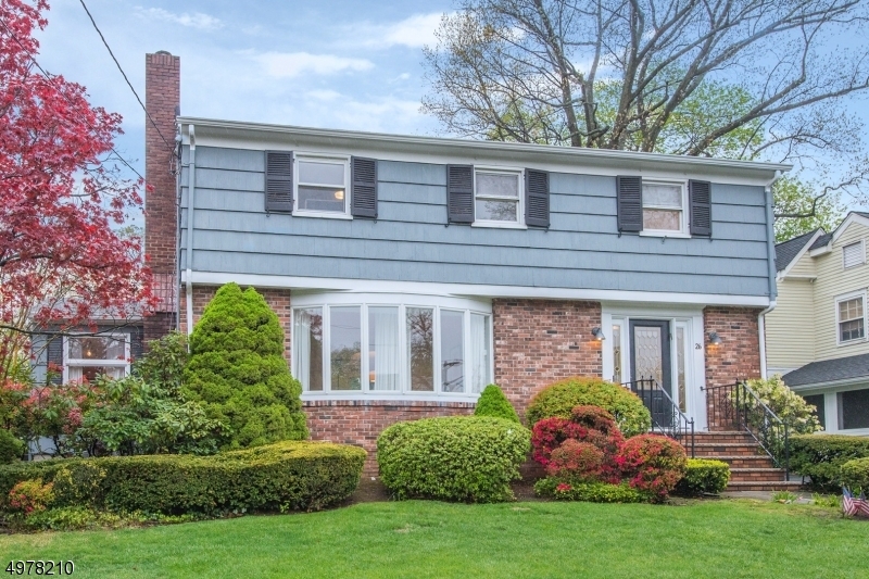 Property Photo:  26 Stonehouse Rd  NJ 07028 