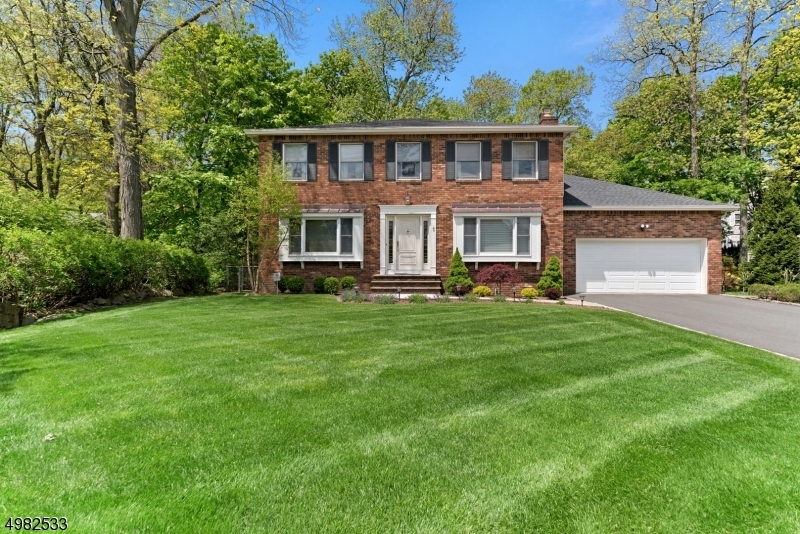 Property Photo:  1 Parsons Ct  NJ 07044 