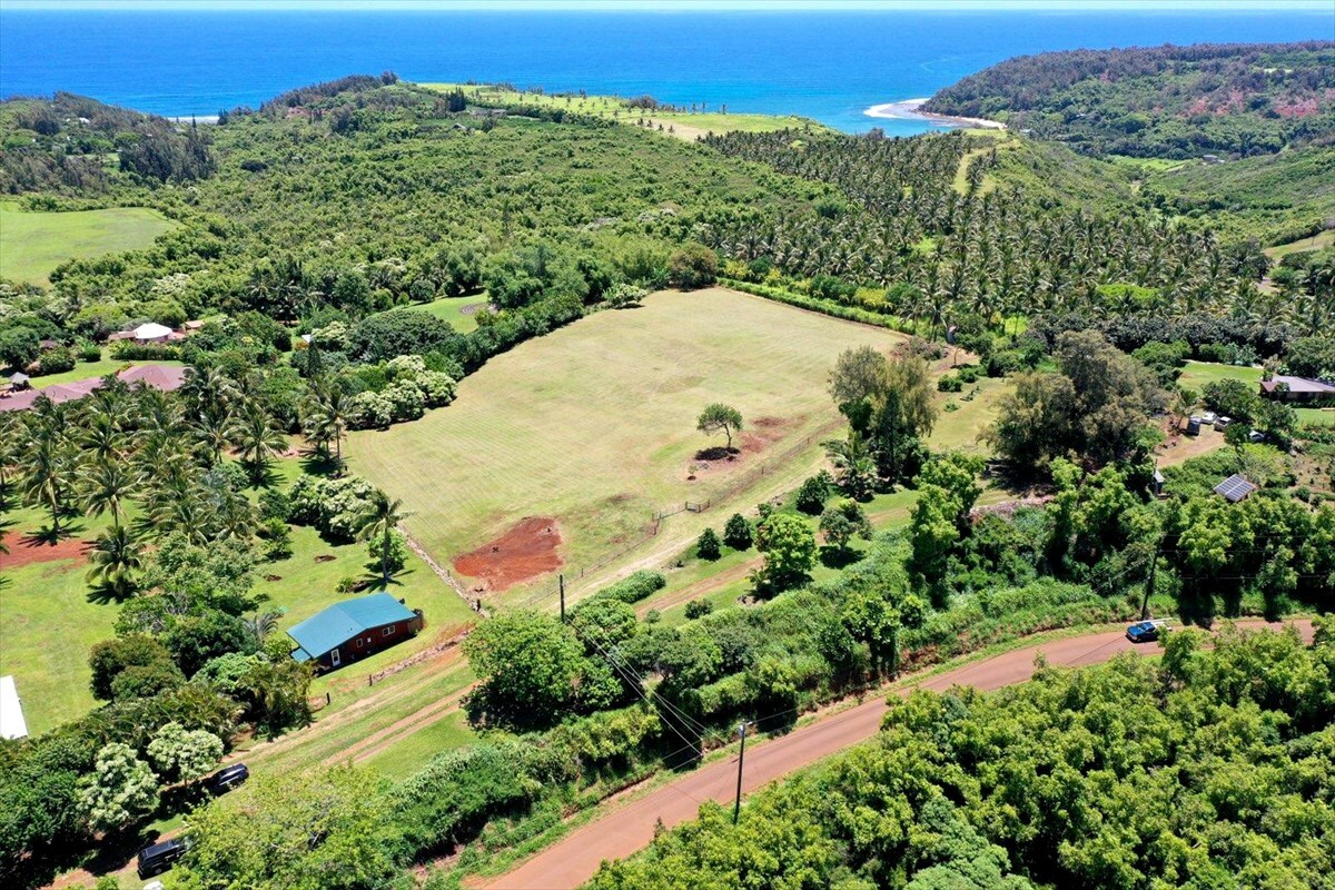 Property Photo:  7200 Koolau Rd C  HI 96754 