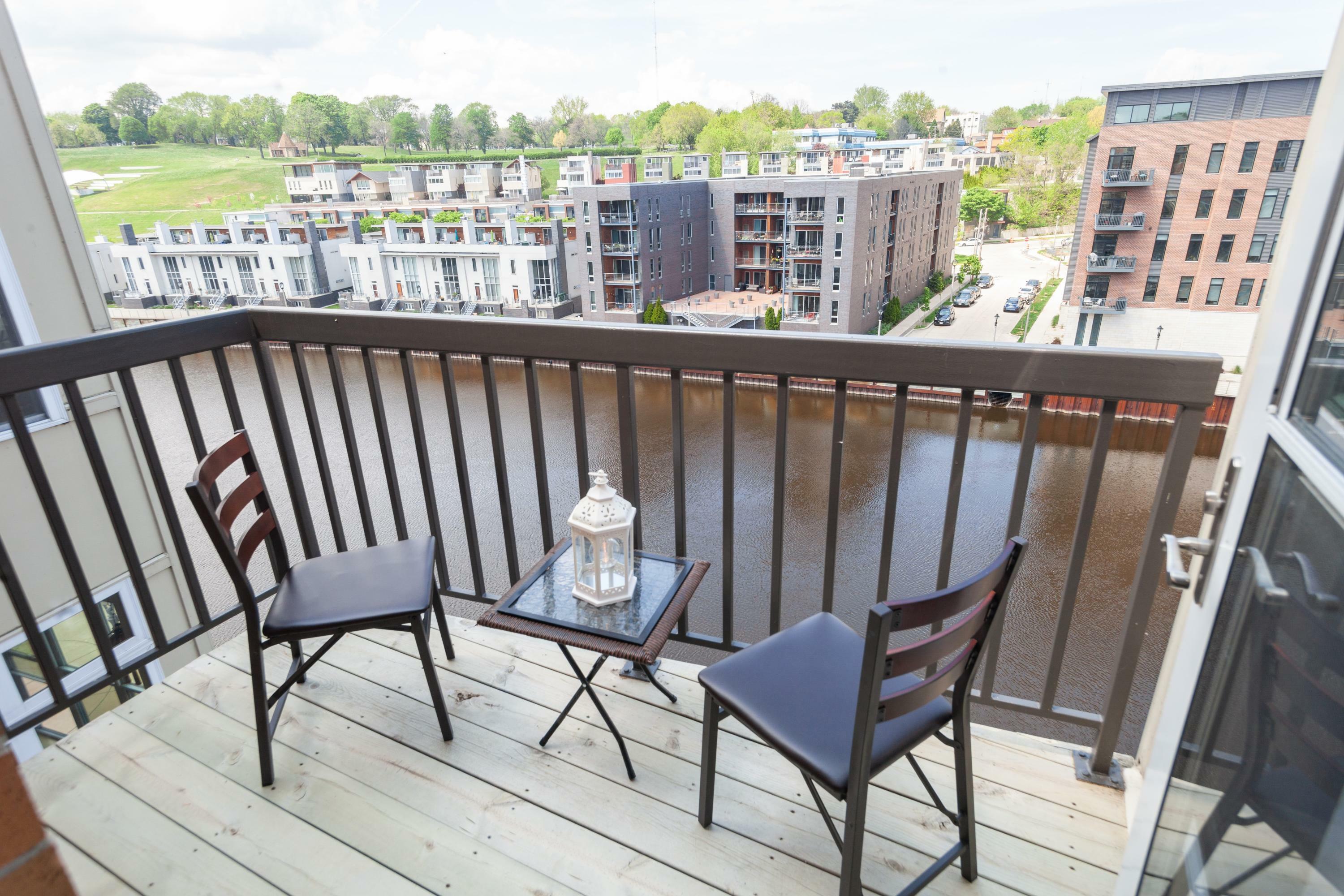 Property Photo: 1915 N Water St 404 WI 53202