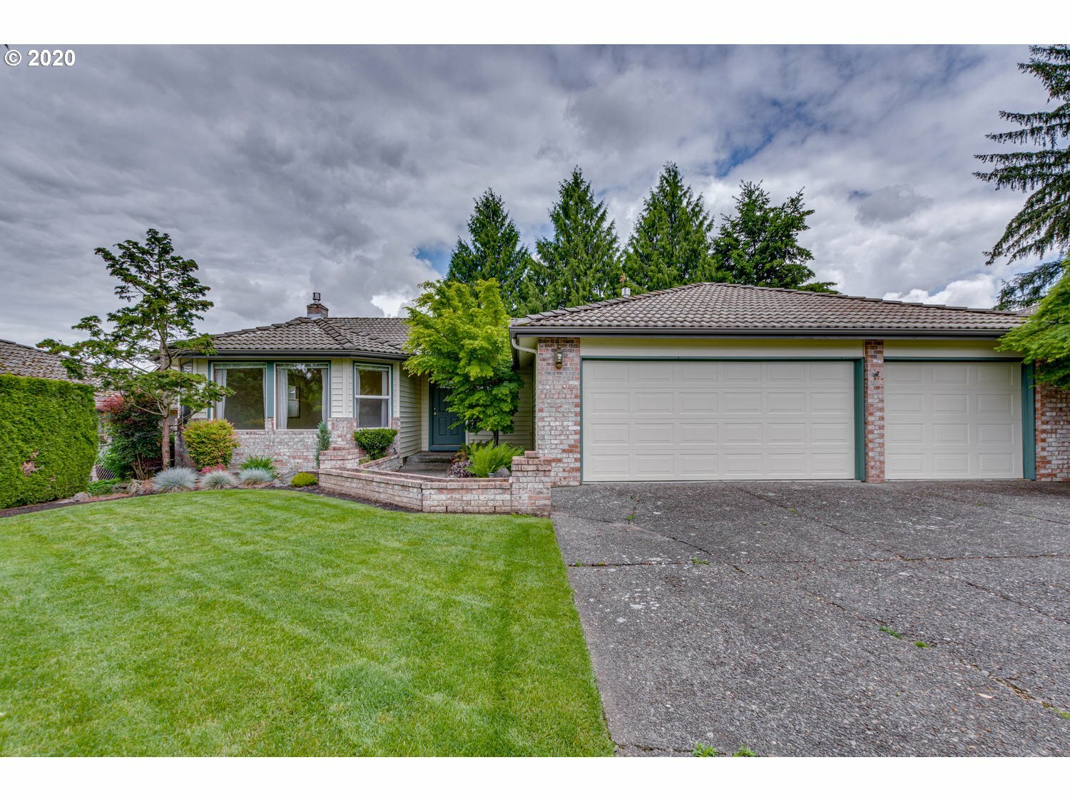 Property Photo:  116 NW 95th Cir  WA 98665 