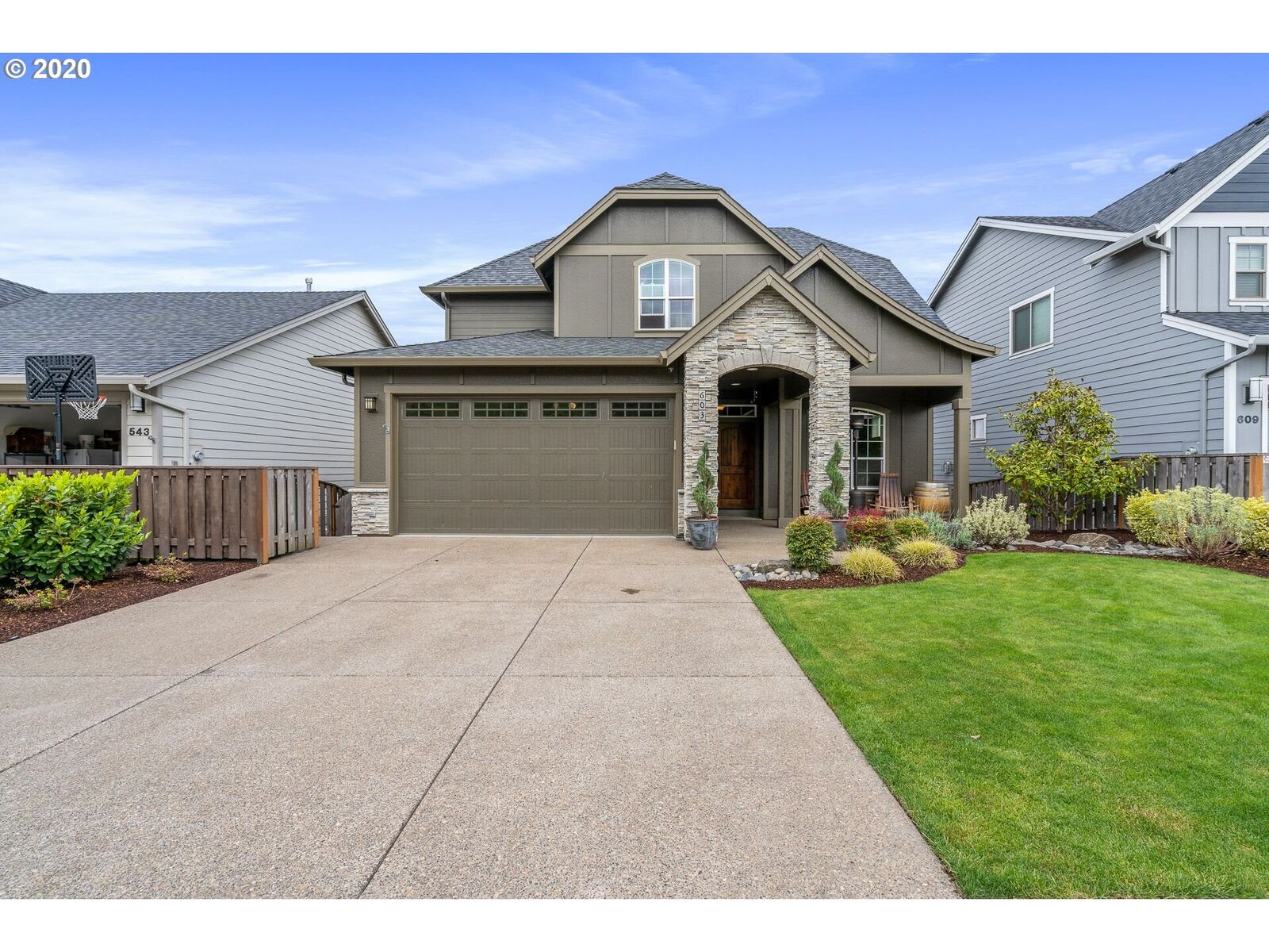 Property Photo: 603 N Eagle St OR 97132