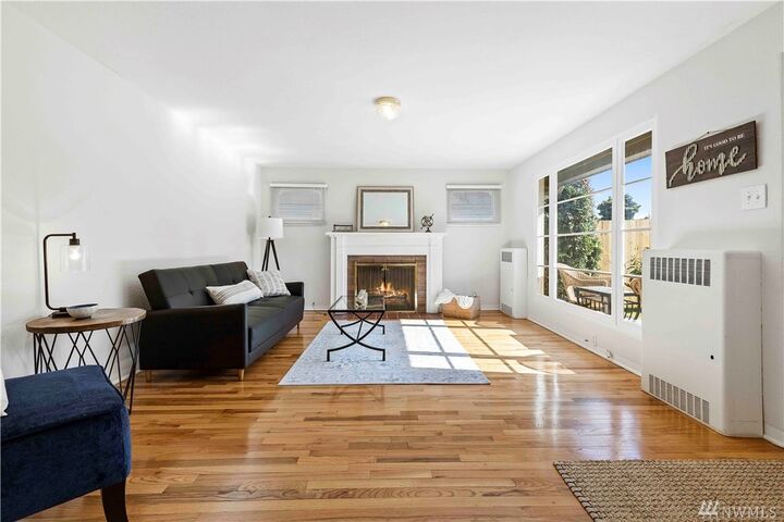 Property Photo: 2505 Russell Street WA 98225