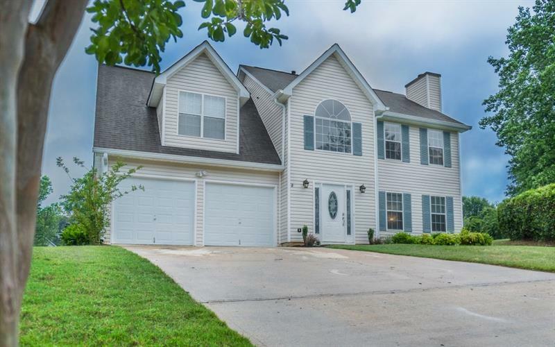 Property Photo: 6520 Manor Creek Drive GA 30135