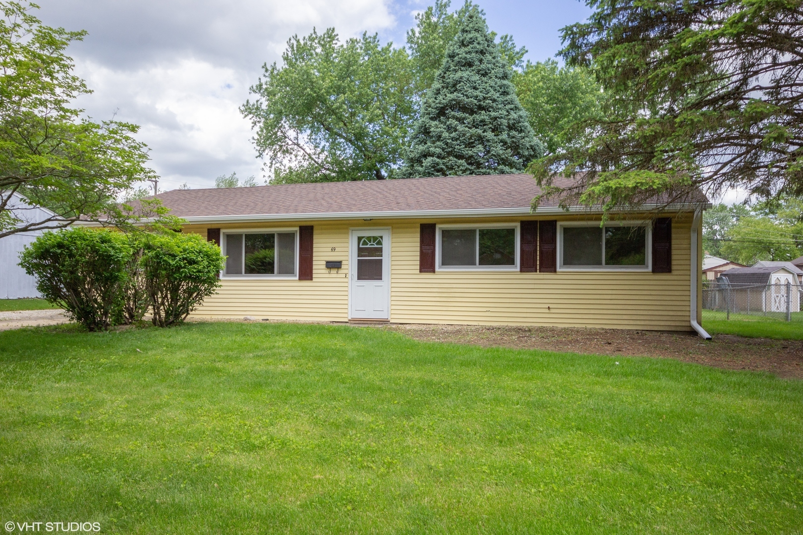 Property Photo:  69 Sheffield Road  IL 60538 