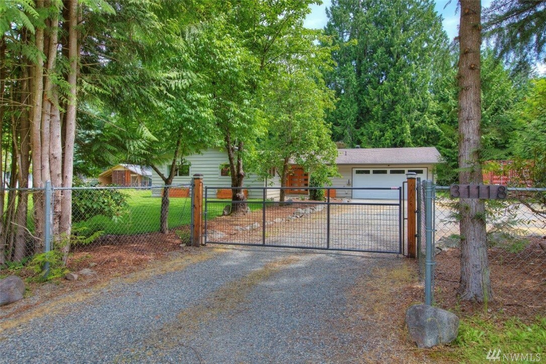 Property Photo:  31118 E Lake Morton Dr SE  WA 98042 