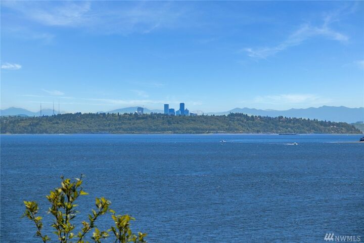 Property Photo: 19082 Angeline Avenue NE WA 98392