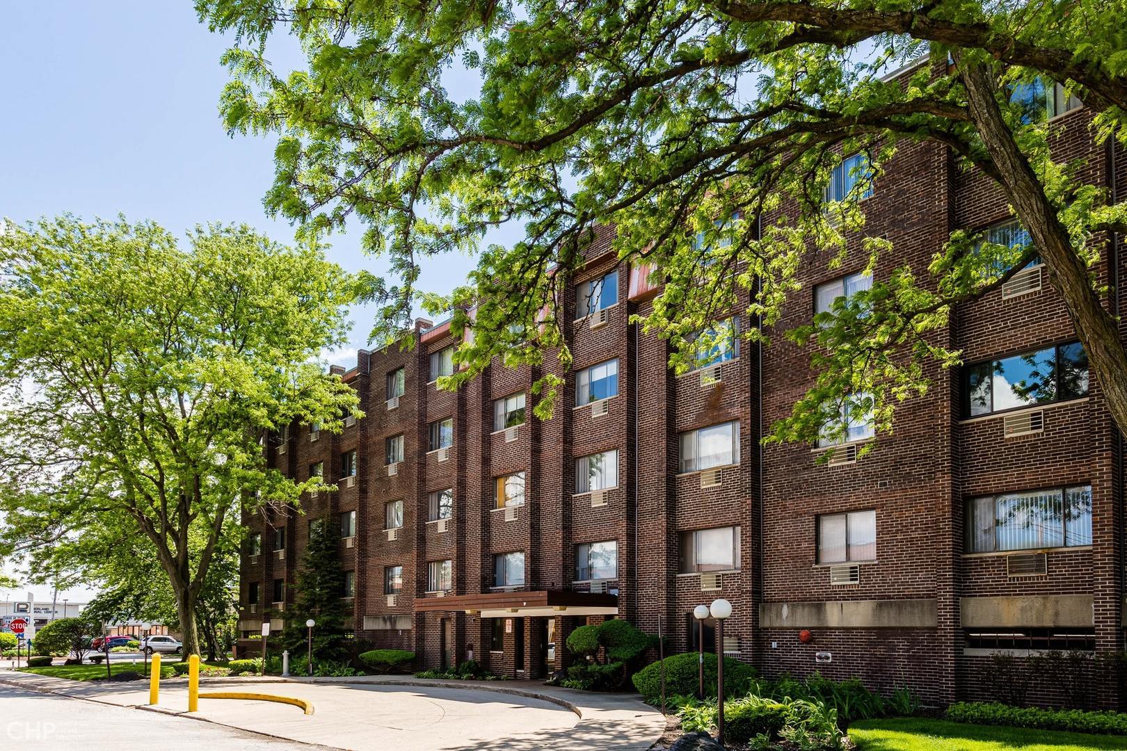 Property Photo: 8455 West Leland Avenue 109N IL 60656