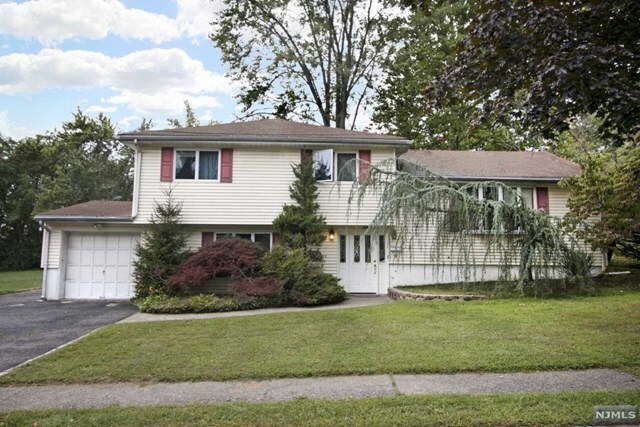 Property Photo:  53 Birchwood Terrace  NJ 07470 