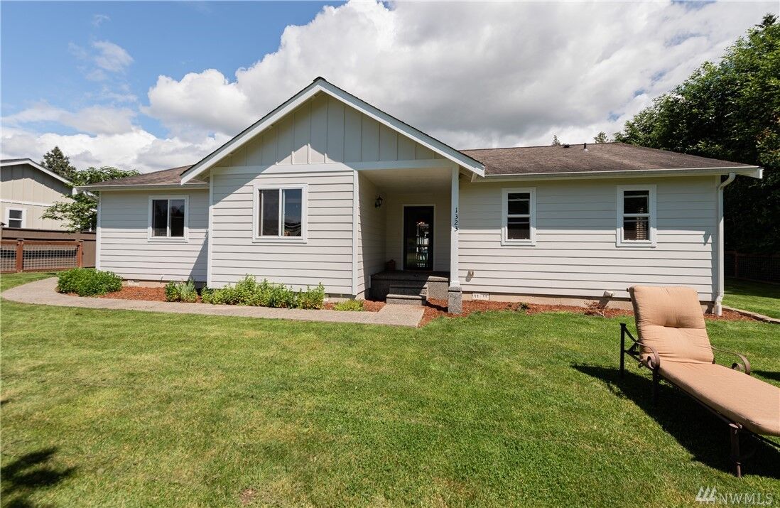 Property Photo:  1323  Wilson Avenue  WA 98230 