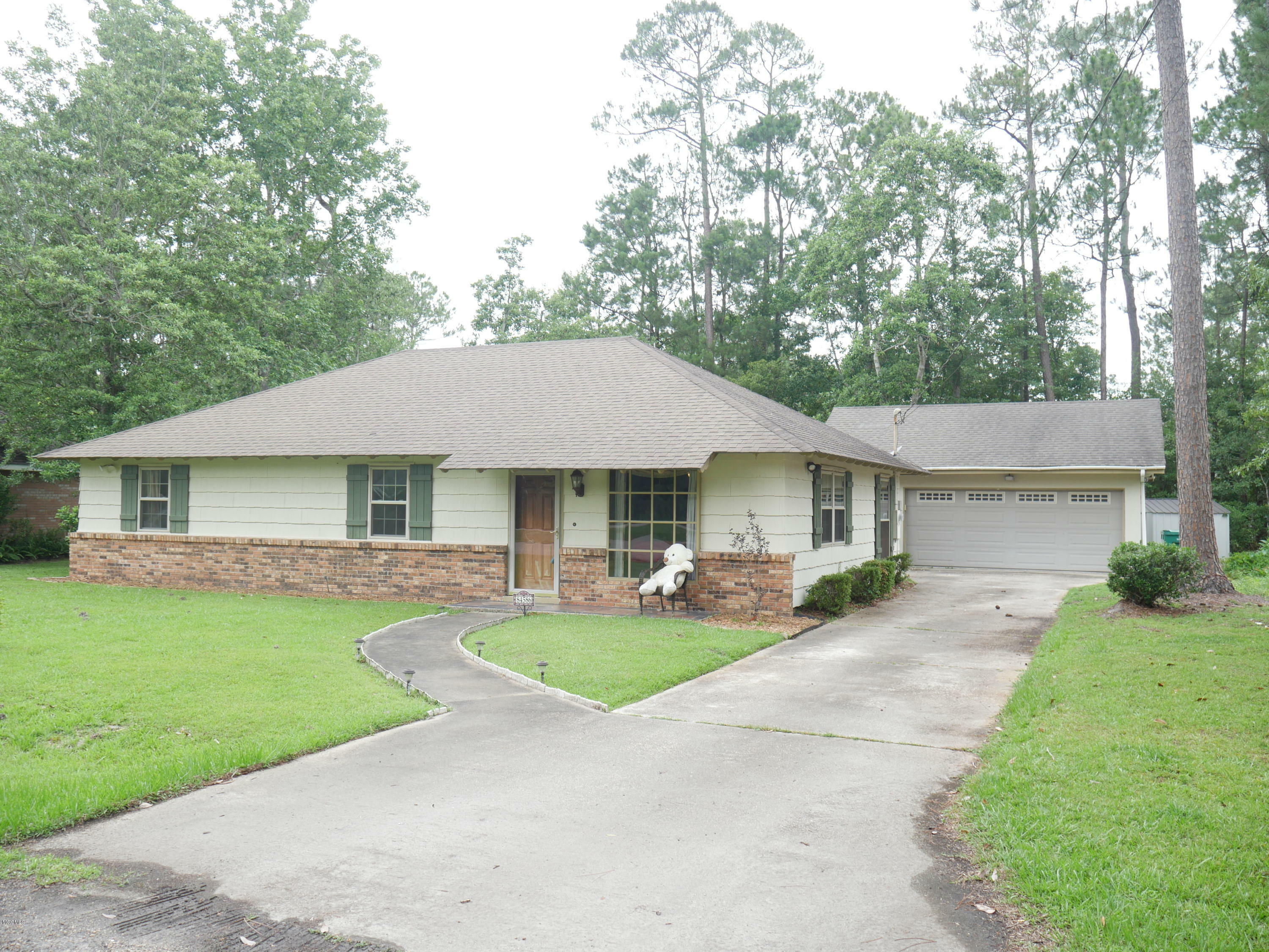 Property Photo:  84586 N Diamondhead Drive  MS 39525 